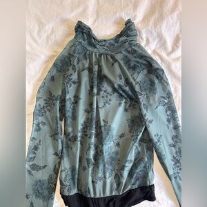 WAYF Lola Floral Print Feather Trim Turtleneck Bodysuit in EMERALD TOILE